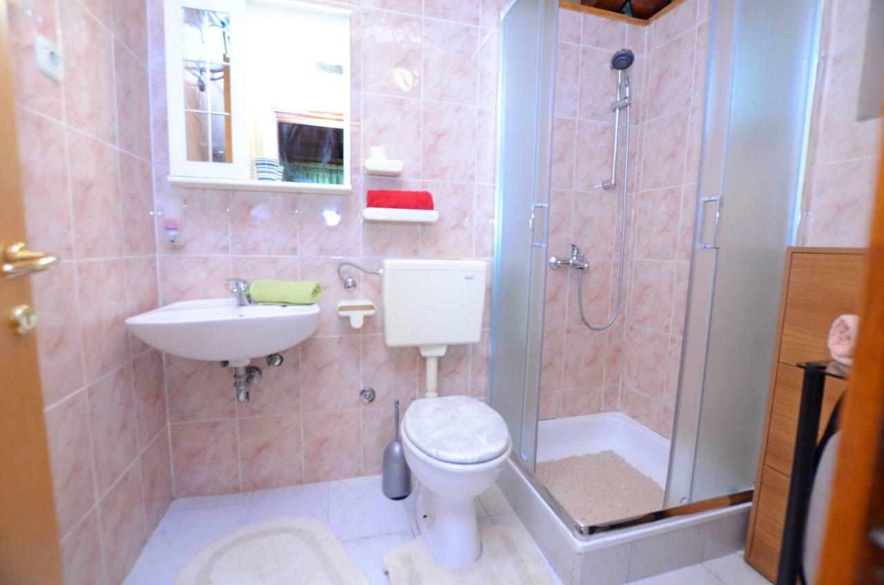 Apartment Amedea Kanfanar Ngoại thất bức ảnh